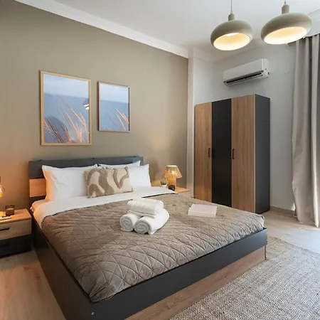 Urban Comfort - Spacious 3br Солун