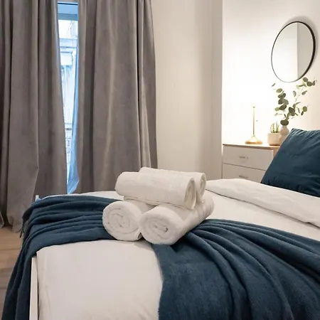 Апартамент Urban Comfort - Spacious 3br Солун