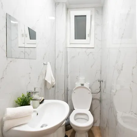 Urban Comfort - Spacious 3br * Солун
